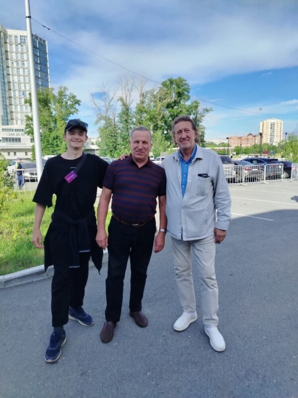 С внуком Олегом Митяевым и Юрием Макаровым. 6.06.2026, Челябинск