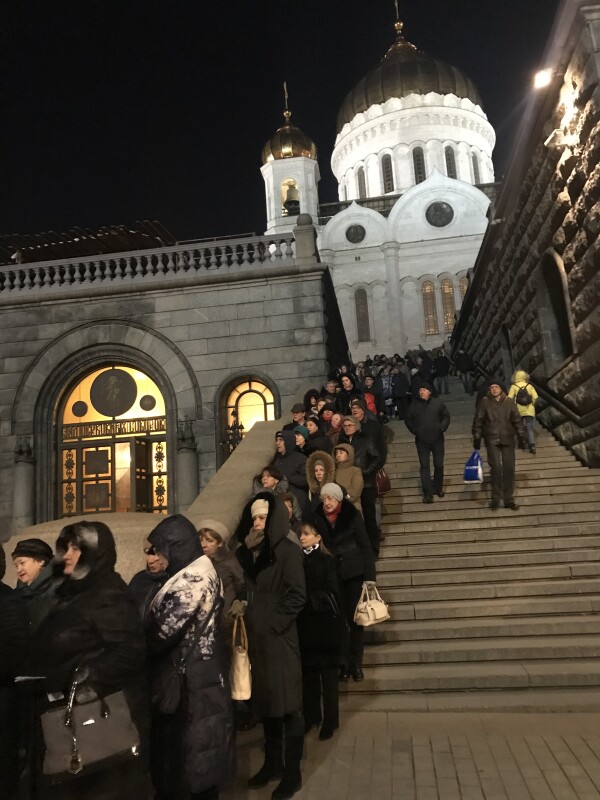 Очередь на концерт Олега Митяева в Зал Церковных Соборов 21.11.2019 г.
