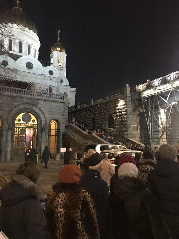 Очередь на концерт Олега Митяева в Зал Церковных Соборов 21.11.2019 г.