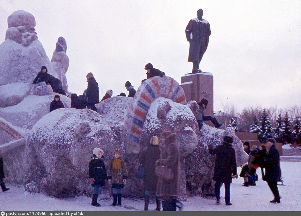 Дед Мороз и Ленин