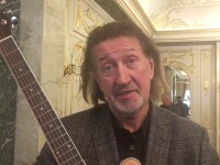 Гитара для благотворительного фонда «Родная». Челябинск, 26.01.2020